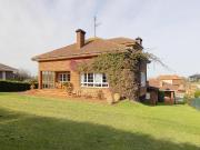 Casa en venta en Gijón, Bernueces. Chalet en Castiello...