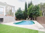 Casa en venta en Girona, de 280 m² 3 habitaciones por...