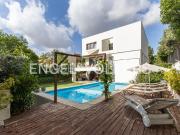 Casa en venta en Godella. Casa de arquitectura moderna...