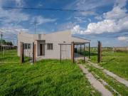 CASA EN VENTA EN GONNET A ESTRENAR 2 DORMITORIOS