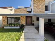 Casa en venta en Gonzalo Guerrero dos plantas