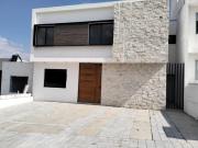 CASA EN VENTA EN GRAND JURIQUILLA