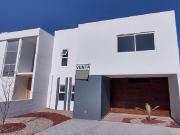 Casa en Venta en Grand Juriquilla con 4 Recámaras y Roof...