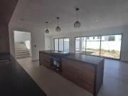 Casa en Venta en Grand Juriquilla ? Totalmente Equipada...