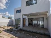 Casa en Venta en Grand Juriquilla – Totalmente Equipada...