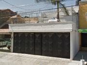 CASA EN VENTA EN GUADALAJARA: Independencia Oriente: A...