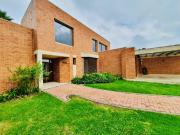 casa en venta en guaymaral. Cod V6397191