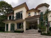 Casa en venta en Hacienda de Valle Escondido, Atizapán...