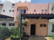 CASA EN VENTA EN HACIENDA LAS FLORES, ATRAS DE PLAZA...