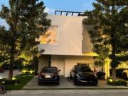 Casa en Venta en hermoso coto Solares Privanza en $...