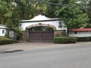 CASA EN VENTA EN HERMOSO FRACCIONAMIENTO ARBOLADO