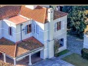 Casa en VENTA EN Highland Park C C pileta