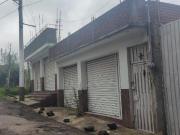CASA EN VENTA EN HUITZILAC CON 4 LOCALES COMERCIALES