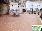 Casa en venta en Íllora. Gran casa en esquina en Illora...