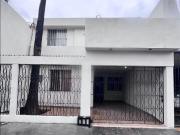 Casa en Venta en Isaac Garza, Uso de Suelo Mixto
