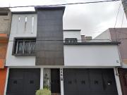 CASA EN VENTA EN IZTAPALAPA, HEROES CHURUBUSCO. OPORTUNIDAD