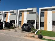 CASA EN VENTA EN JARDIN REAL RESIDENCIAL
