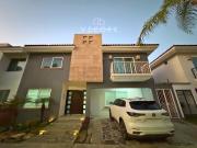 CASA EN VENTA EN JARDIN REAL, ZAPOPAN