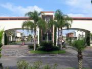 Casa en Venta en Jardín Real, Zapopan – Espacios Amplios...