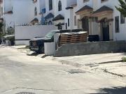 Casa en Venta en Jardines de Agua Caliente, Tijuana:...