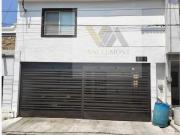 Casa en venta en Jardines de Anáhuac, San Nicolás de los...