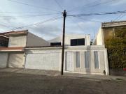 Casa en venta en Jardines de Durango con amplios... Casa en venta en Jardines de Durango con amplios...