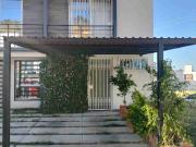 Casa en venta dentro 3 habitaciones en Jardines de la...