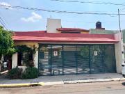 Casa en venta en Jardines de la Hacienda en esquina