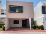 CASA EN VENTA EN JARDINES DE SANTA FE