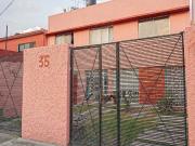 Casa en venta en Jardines de Santa Mónica, de 5...