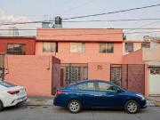 Casa en venta en Jardines de Santa Mónica, de 5...
