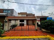 CASA EN VENTA EN JARDINES DE SATELITE CALLE CERRADA