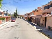 Casa en venta en Jardines de Satelite, Naucalpan de...