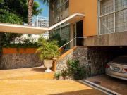 Casa en venta en Jardines del Bosque muy amplia