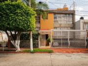 Casa en venta en Jardines del Bosque muy amplia