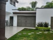 CASA EN VENTA EN JARDINES DEL CAMPESTRE CON 5 RECAMARAS,...