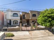 Casa en Venta en Jardines del Lago, Mexicali – Confort,...