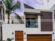 Casa en venta en Jardines del Paseo, Monterrey, Nuevo León