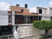 CASA EN VENTA EN JARDINES DEL SOL