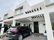 CASA EN VENTA EN JARDINES DEL SUR 4