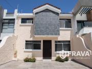 CASA EN VENTA EN JARDINES VALLARTA