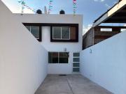 Casa en Venta en José Chapulco a Una Calle de Prol. de...