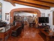 Casa en venta en Jurica con alberca cancha de basketball...