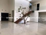 CASA EN VENTA EN JURICA REGENCY