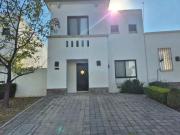 CASA EN VENTA EN JURIQUILLA