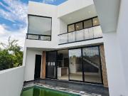 CASA EN VENTA EN JURIQUILLA CON ALBERCA CASA EN VENTA EN JURIQUILLA CON ALBERCA