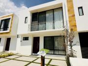 CASA EN VENTA EN JURIQUILLA CON AMENIDADES INCREIBLES CASA EN VENTA EN JURIQUILLA CON AMENIDADES INCREIBLES