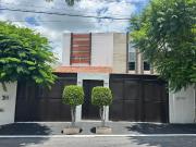 Casa en Venta en Juriquilla con Amplio Jardín y... Casa en Venta en Juriquilla con Amplio Jardín y...