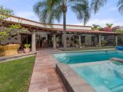 CASA EN VENTA EN JURIQUILLA DE UN PISO CON ALBERCA...