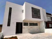 Casa en Venta en Juriquilla, dentro de Privada, Queretaro